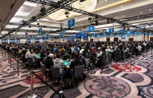 올여름 라스베이거스에 걸린 100개의 금팔찌… 2026 WSOP 개막