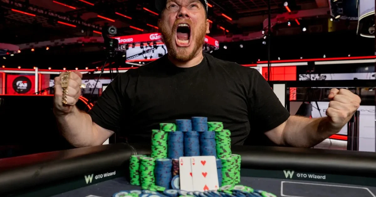 온라인 브레이슬릿의 설움…마이크 홀츠, WSOP 라이브 첫 우승으로 증명했다
