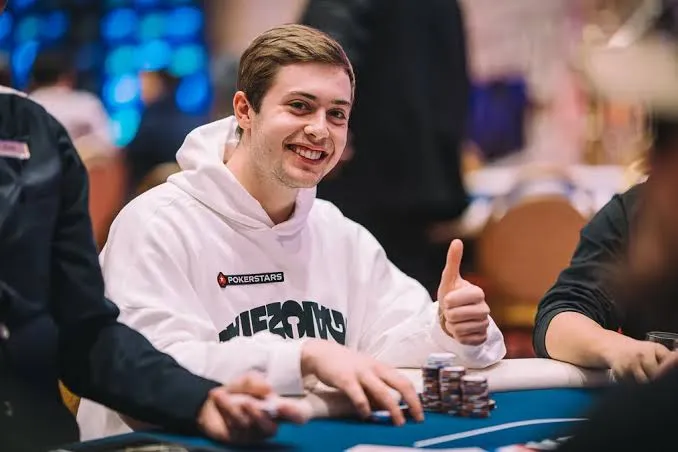 프랭키 쿠키아라, 공개 선언 23일 만에 첫 WSOP 브레이슬릿