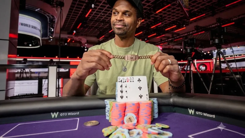 온라인서 라이브로, 단 한 번에 커리어 상금 2배…알신도르 WSOP 첫 브레이슬릿